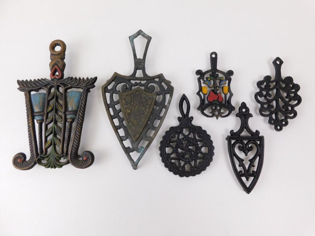 Lot of Vintage Trivets: Lot of Vintage Trivets