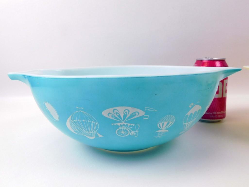 Vintage Pyrex Hot Air Balloons Cinderella Bowl: Vintage Pyrex Hot Air Balloons Cinderella Bowl Turquoise Blue Mixing Bowl or Batter Bowl