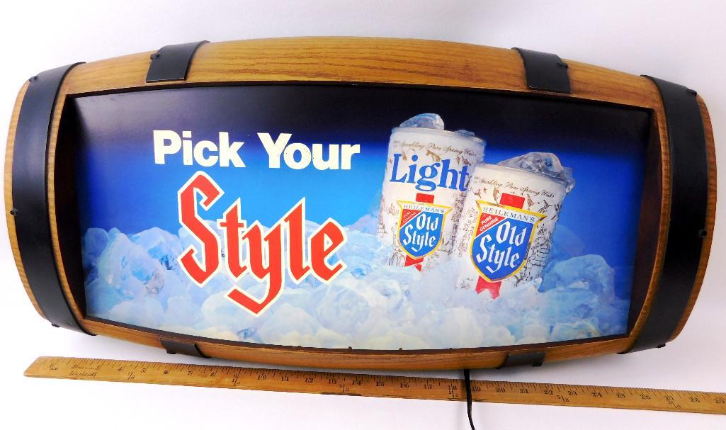 VINTAGE Heileman's Old Style Lighted Beer Sign Barrel: VINTAGE Heileman's Old Style Lighted Beer Sign Barrel Keg Style
