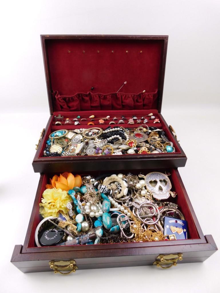 Large Jewelry Box Filled with Costume Jewelry incl: Large Jewelry Box Filled with Costume Jewelry incl Rings and Hat Pins