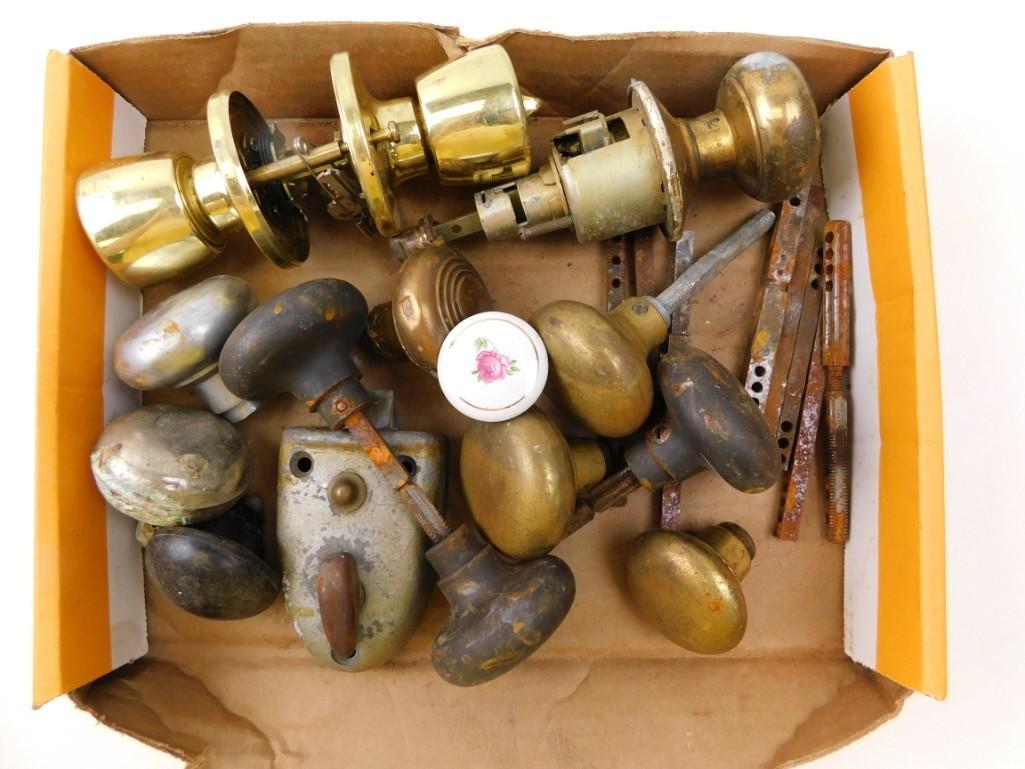 Lot of Vintage Doorknobs: Lot of Vintage Doorknobs