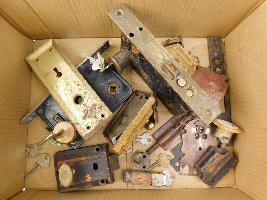 Lot of Vintage Door Hardware: Lot of Vintage Door Hardware
