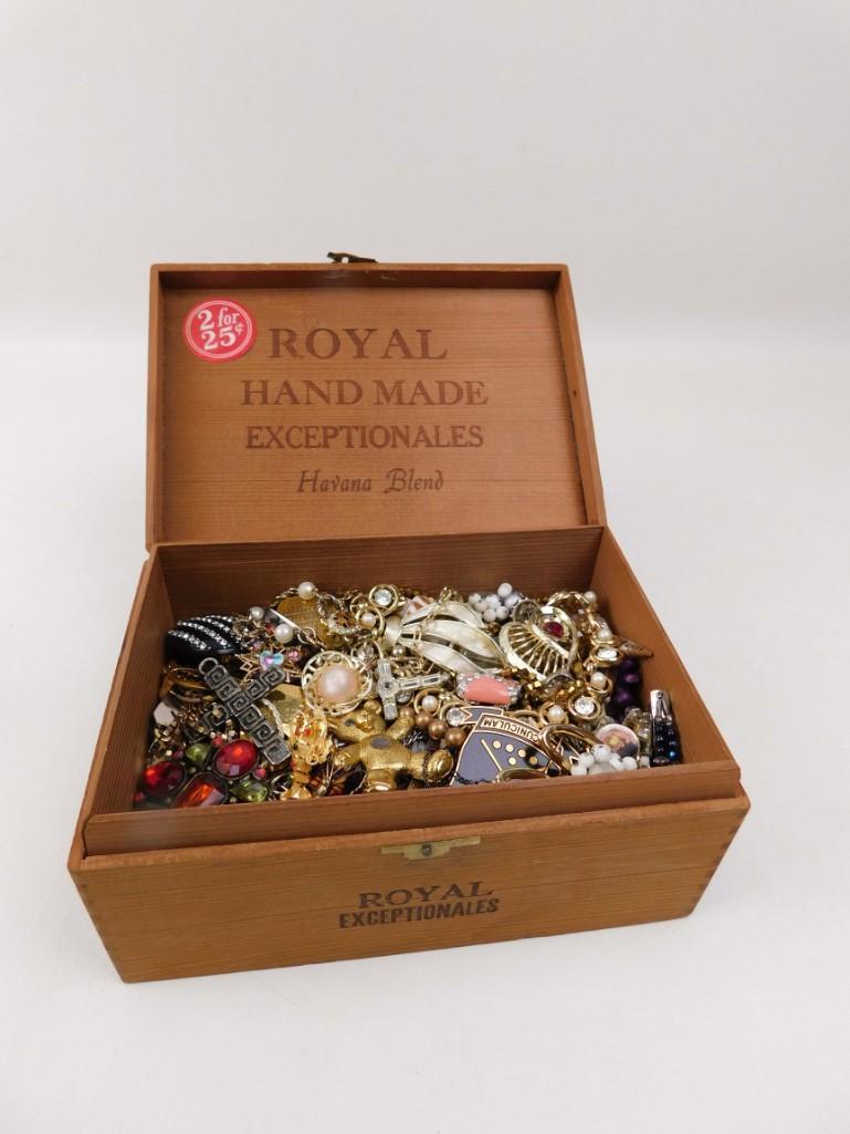 Cigar Box Filled with Costume Jewelry: Cigar Box Filled with Costume Jewelry
