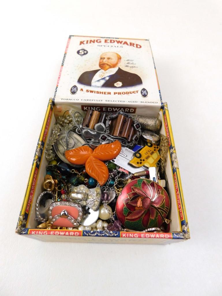Cigar Box Filled with Costume Jewelry: Cigar Box Filled with Costume Jewelry