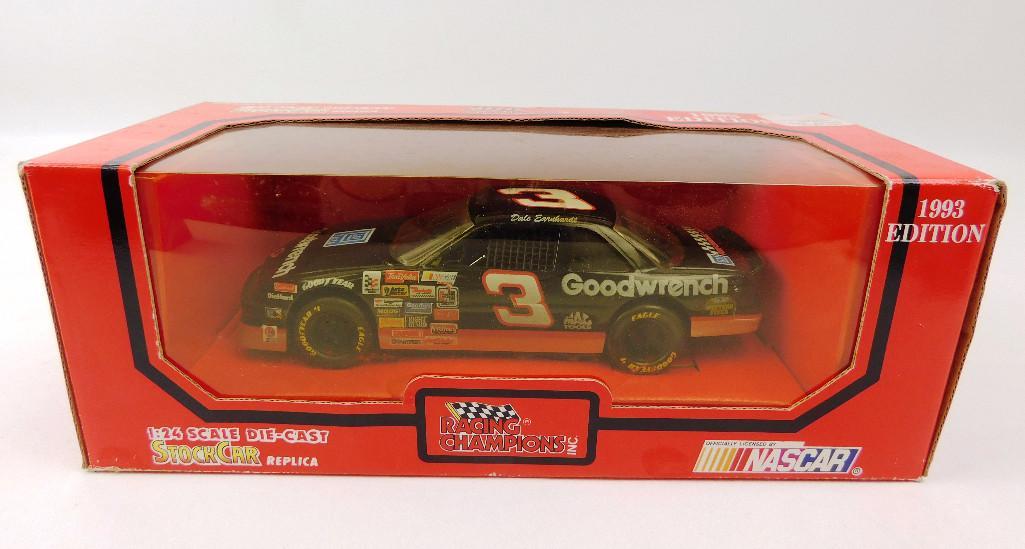 NASCAR 1993 Racing Champions Dale Earnhardt Goodwrench: NASCAR 1993 Racing Champions Dale Earnhardt Goodwrench 1:24 Diecast