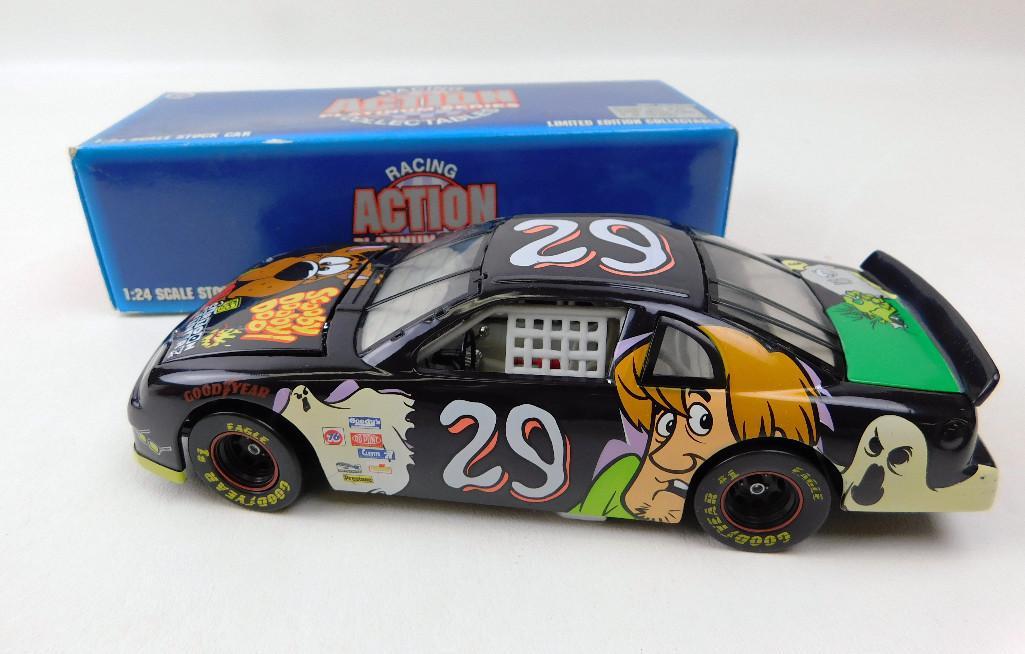 Racing Action Scooby Dooby Doo 1:24 Diecast Stock Car: Racing Action Scooby Dooby Doo 1:24 Diecast Stock Car