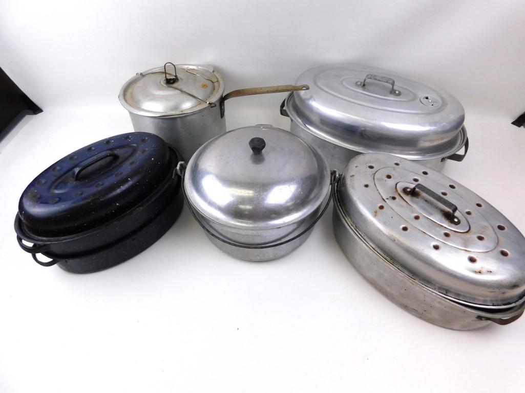 Lot of Vintage Pots and Pans incl Roasting Pans: Lot of Vintage Pots and Pans incl Roasting Pans