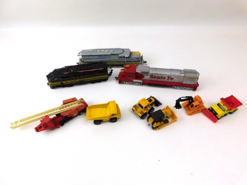 Lot of 3 Model Train Engines and Die Cast Trucks, Toy: Lot of 3 Model Train Engines and Die Cast Trucks, Toy Construction Vehicles, Etc