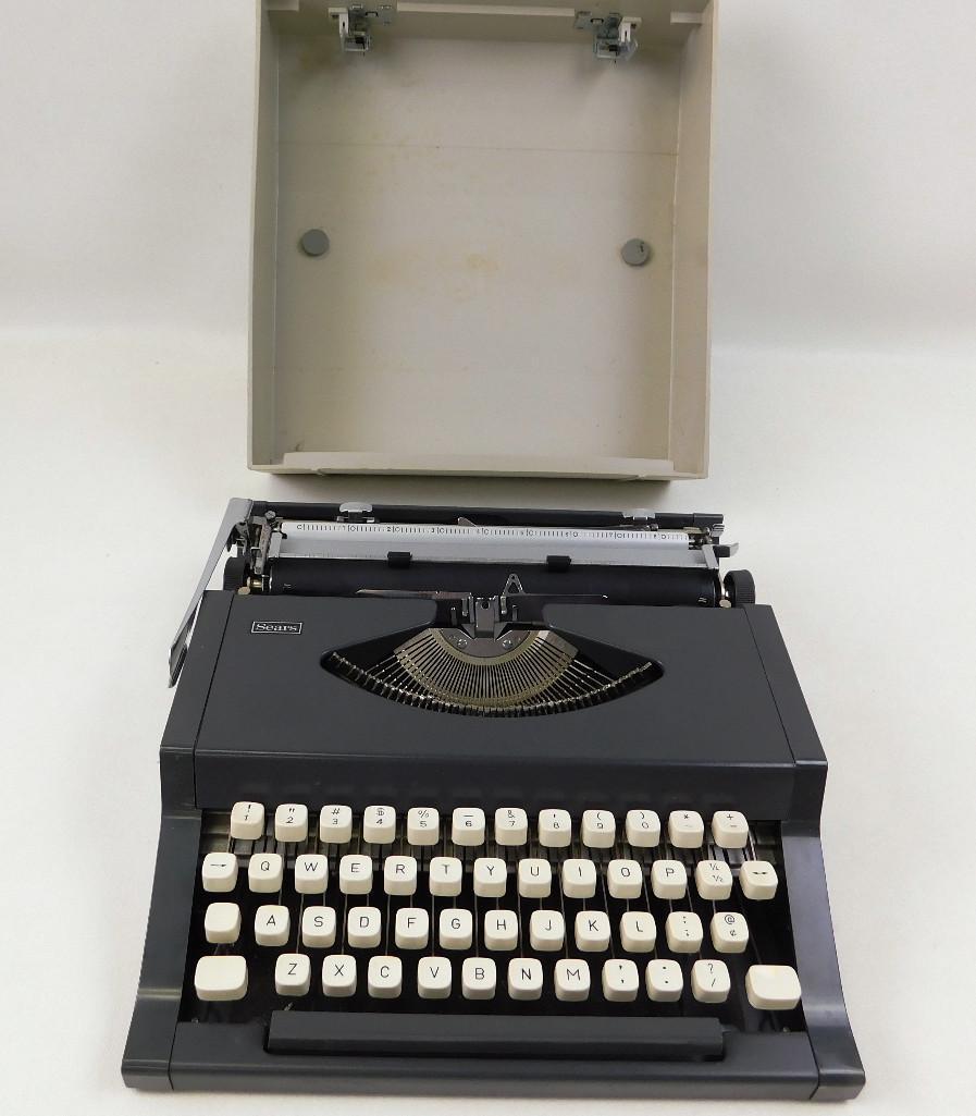 Sears Portable Typewriter: Sears Portable Typewriter