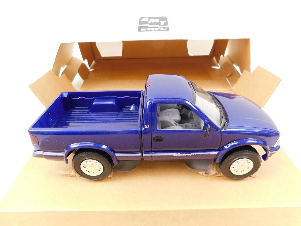 AMT/ERTL 1996 GMC Sonoma SLS Promo Model: AMT/ERTL 1996 GMC Sonoma SLS Promo Model in Box