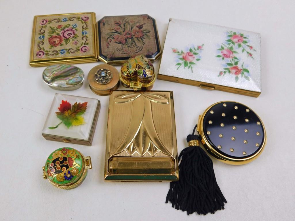 Lot of Compacts and Pill Boxes incl Vintage: Lot of Compacts and Pill Boxes incl Vintage