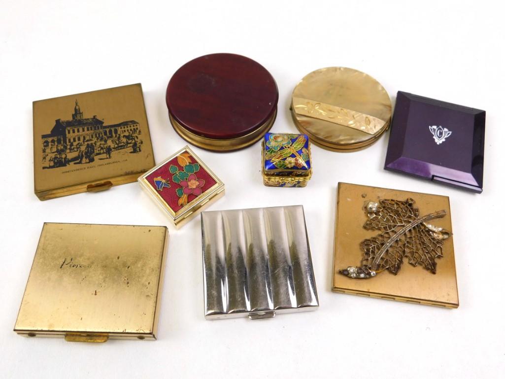 Lot of Vintage Compacts and Pill Boxes: Lot of Vintage Compacts and Pill Boxes