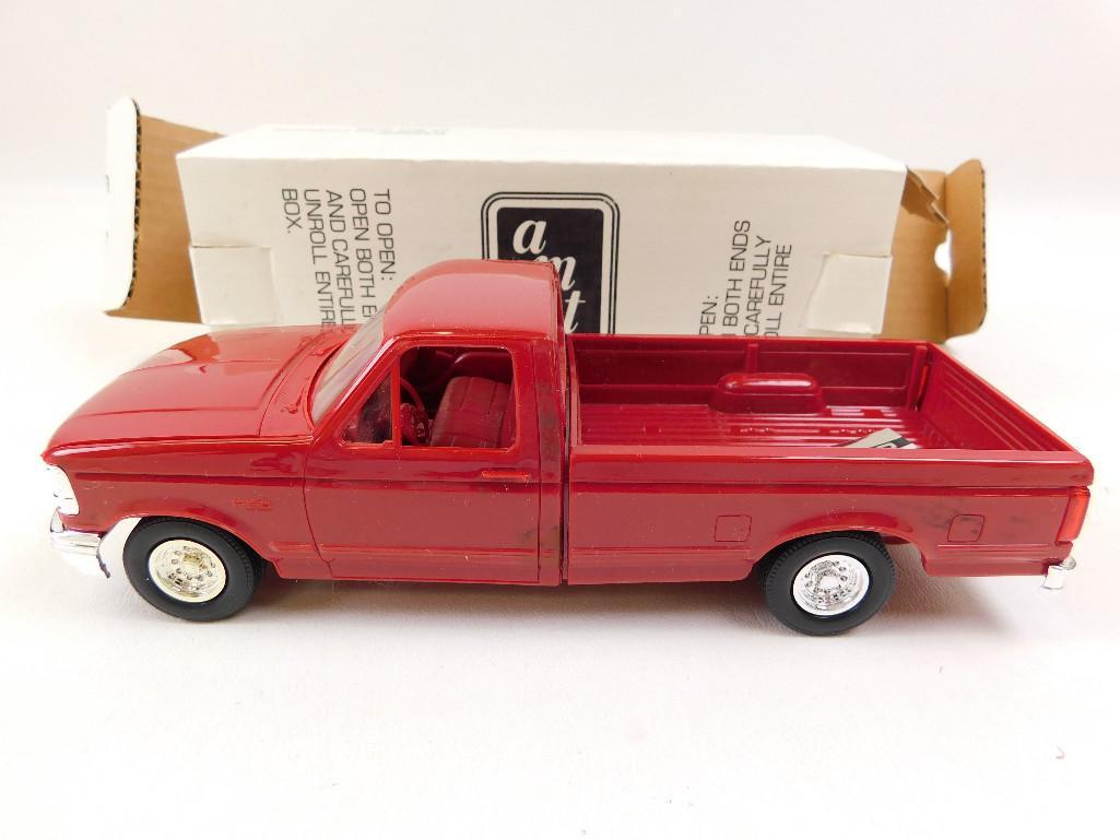 AMT/ERTL 1993 Ford F-150 XLT Promo Model: AMT/ERTL 1993 Ford F-150 XLT Promo Model