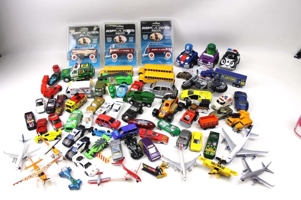 Lot of Hot Wheels / Matchbox Type Vehicles incl: Lot of Hot Wheels / Matchbox Type Vehicles incl Airplanes, Buses, etc
