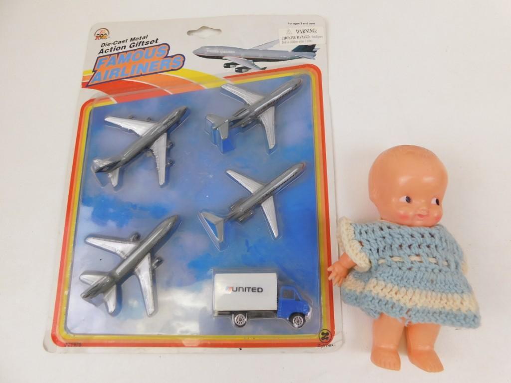 Misc. Lot United Airline DIe Cast New on Card and Baby (1 of 3)