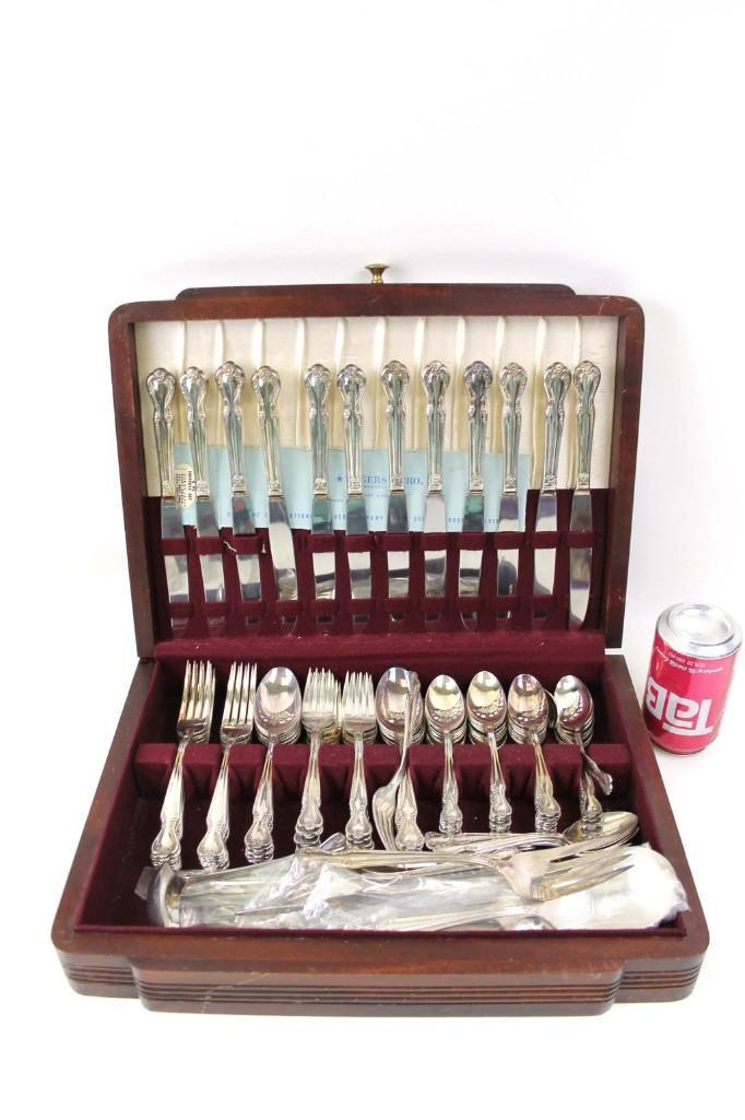 Set of Rogers & Bro Elegant Lady Silver Plated Flatware: Set of Rogers & Bro Elegant Lady Silver Plated Flatware with Box
