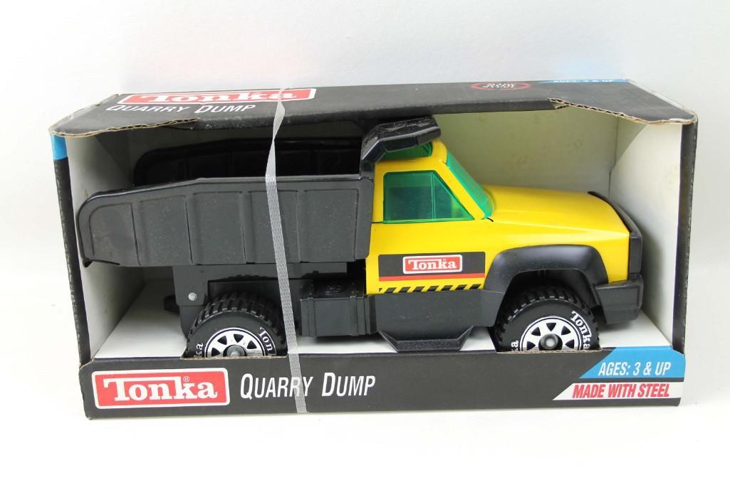 Tonka Quarry Dump Truck New in Box: Tonka Quarry Dump Truck New in Package