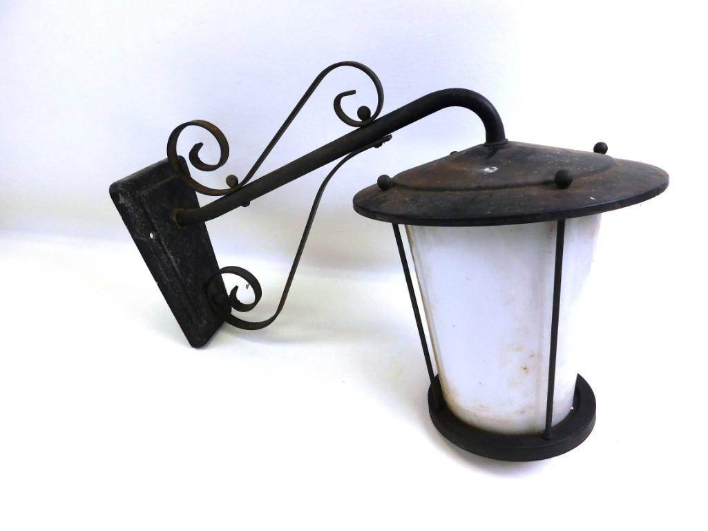 Vintage Outdoor Light Fixture: Vintage Outdoor Light Fixture