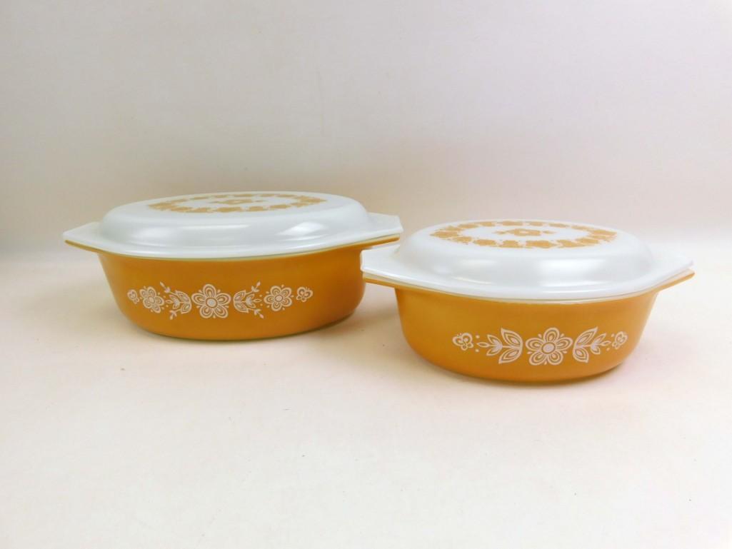 Set of 2 Pyrex Butterfly Gold Casserole Dishes with: Set of 2 Vintage Pyrex Butterfly Gold Casserole Dishes with Lids