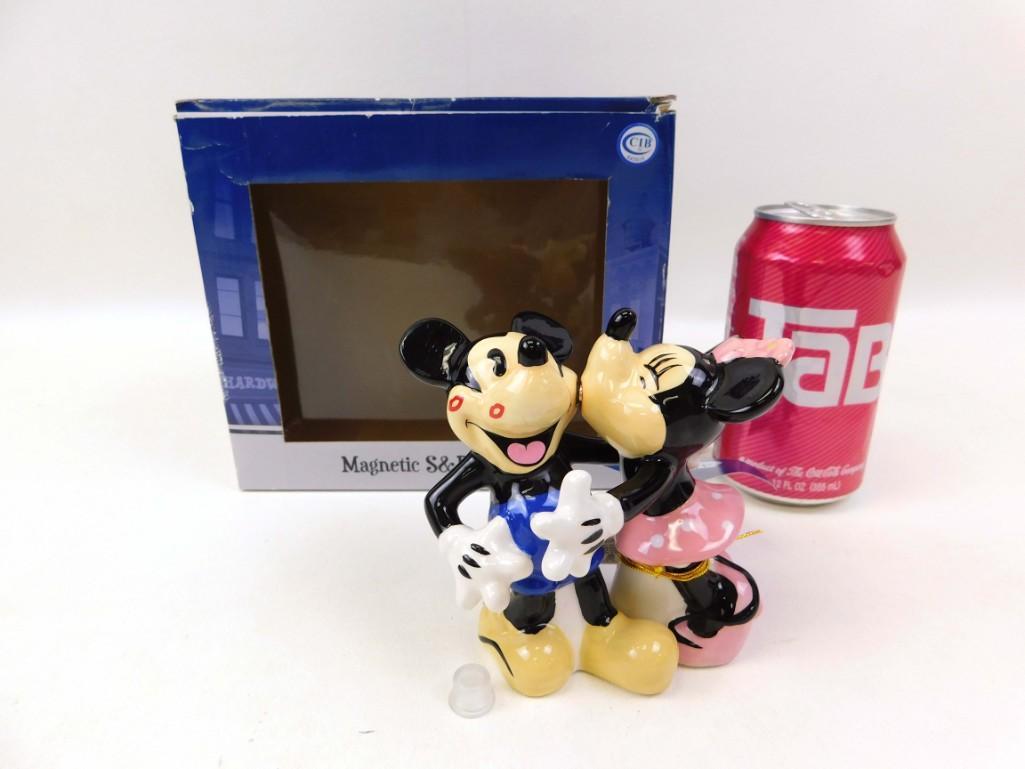 Disney Mickey and Minnie Mouse Magnetic Salt and Pepper: Disney Mickey and Minnie Mouse Magnetic Kissing Salt and Pepper Shakers with Original Box