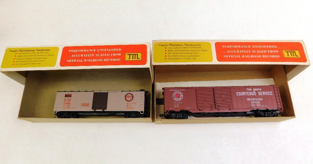 2 Train Miniature HO Scale Freight Cars w/Kadee: 2 Train Miniature HO Scale Freight Cars w/Kadee Couplers