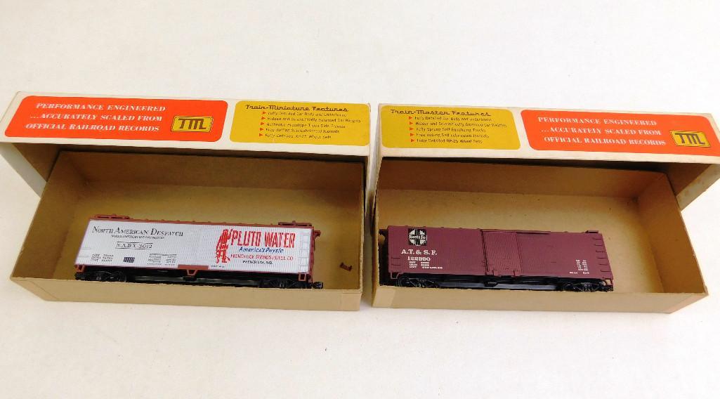 2 Train Miniature HO Scale Freight Cars w/Kadee: 2 Train Miniature HO Scale Freight Cars w/Kadee Couplers