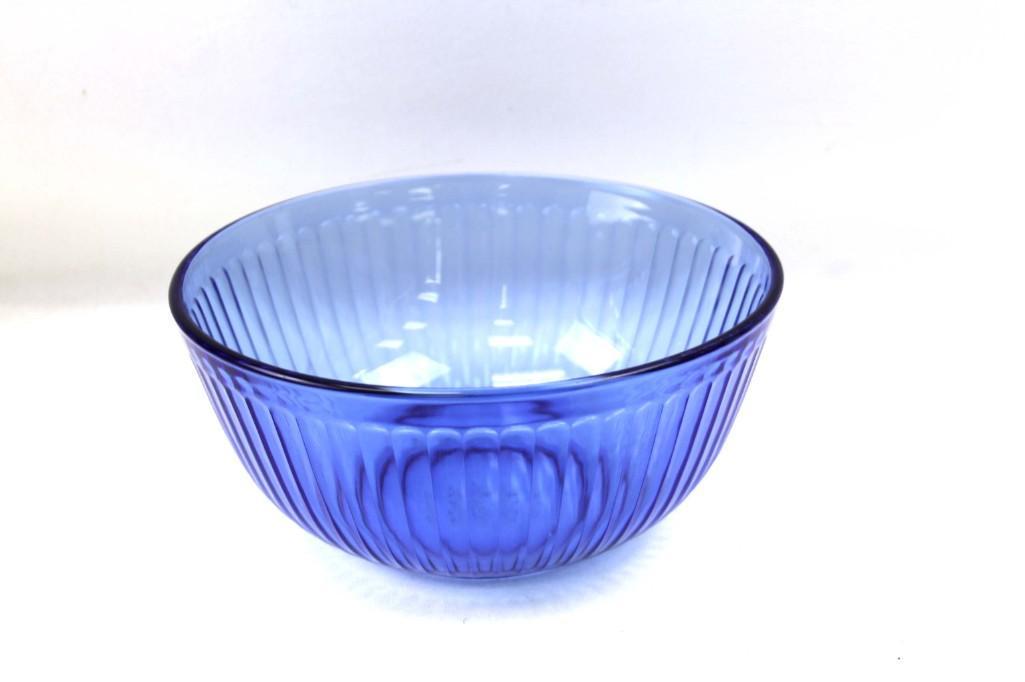 Pyrex Blue Glass Mixing Bowl: Pyrex Blue Glass Mixing Bowl