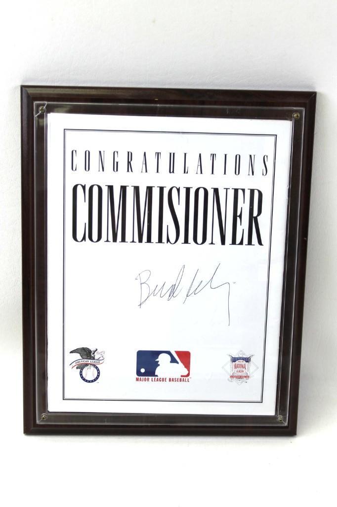 Plaque Signed Bud Selig NO COA: Plaque Signed Bud Selig ( former MLB commissioner ) NO Certificate of Authenticity