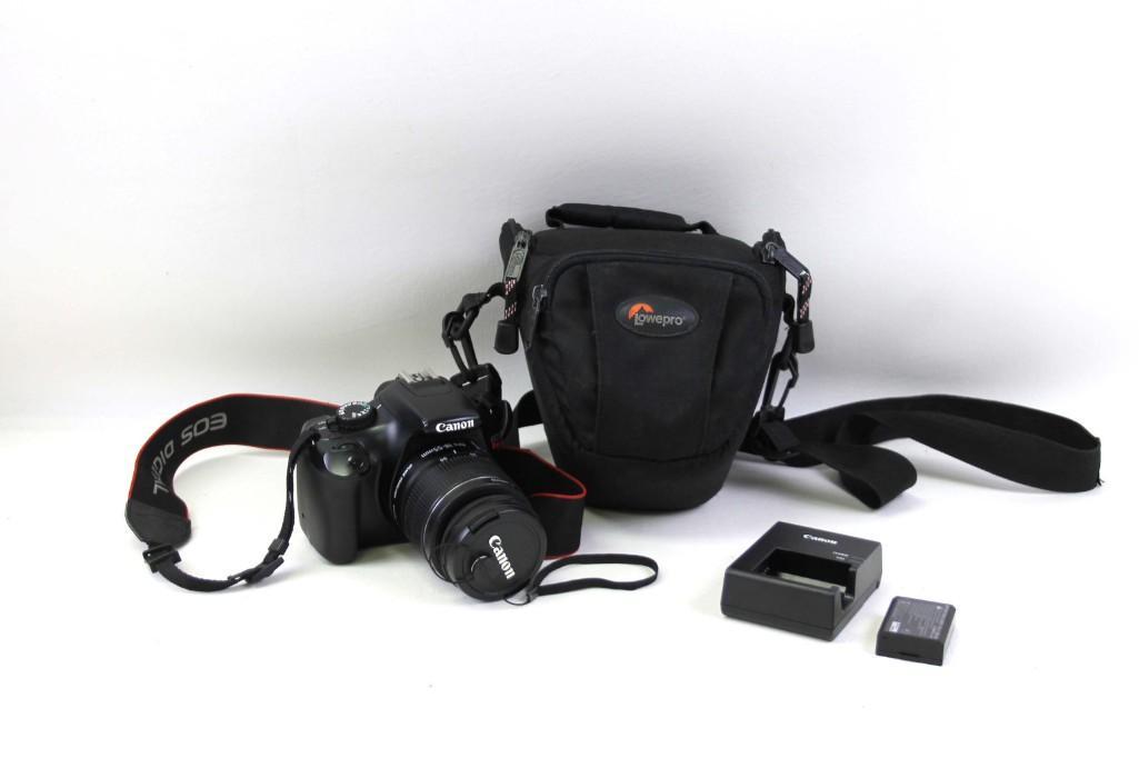 Canon EOS Rebel T3 DSLR Camera and Case: Canon EOS Rebel T3 DSLR Camera and Case