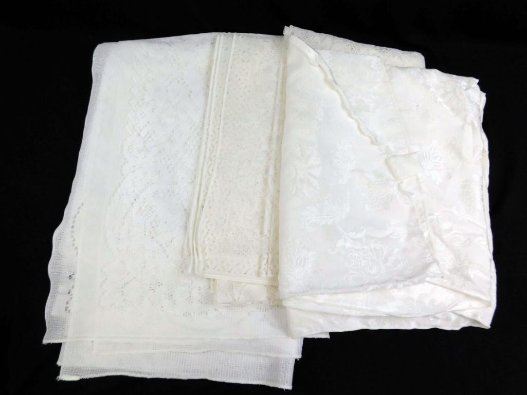 Lot of Vintage Linens: Lot of Vintage Linens