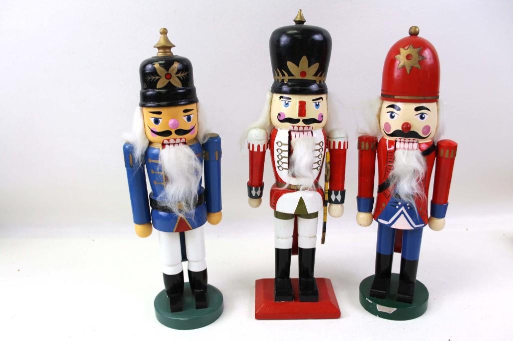 Set of 3 Nutcrackers (1 of 3)
