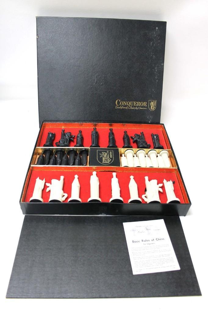 Vintage 1970s Conqueror Sculptured Chess Set by Ganine (1 of 6)