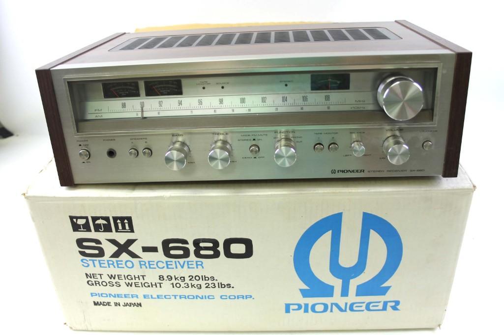 Vintage Pioneer SX - 680 Stereo Receiver w Original Box (1 of 4)