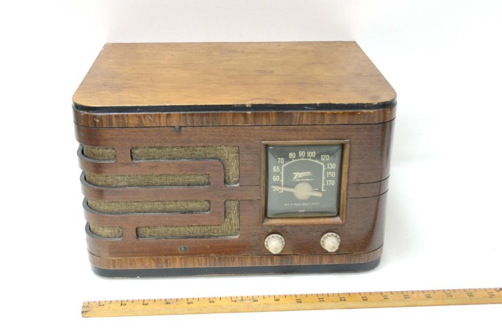 1941 Zenith 4K535 Wood Tube Radio: Vintage 1941 Zenith 4K535 Wooden Tube Radio Condition: Untested , at the very least it needs to have the cord replaced