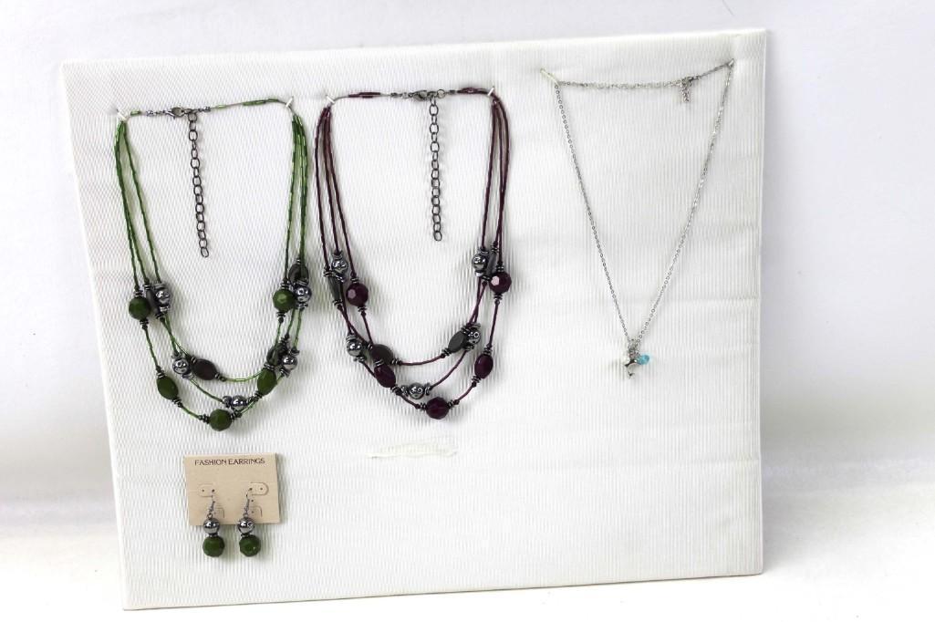 Necklace and Earring Set plus 2 More Necklaces New on (1 of 3)