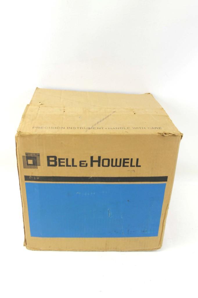 Bell and Howell Autoload Projector (1 of 7)