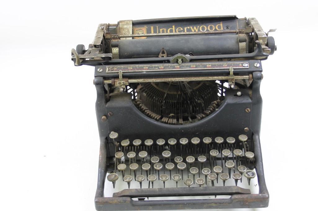 Antique Underwood Typewriter (1 of 4)