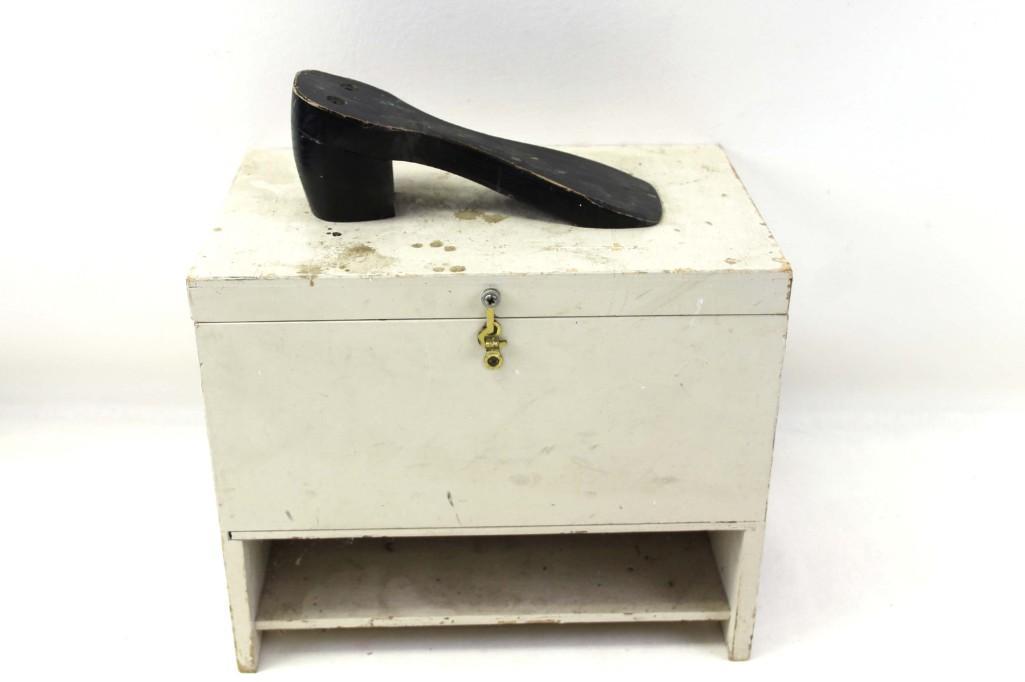 Vintage Shoe Shine Kit (1 of 5)