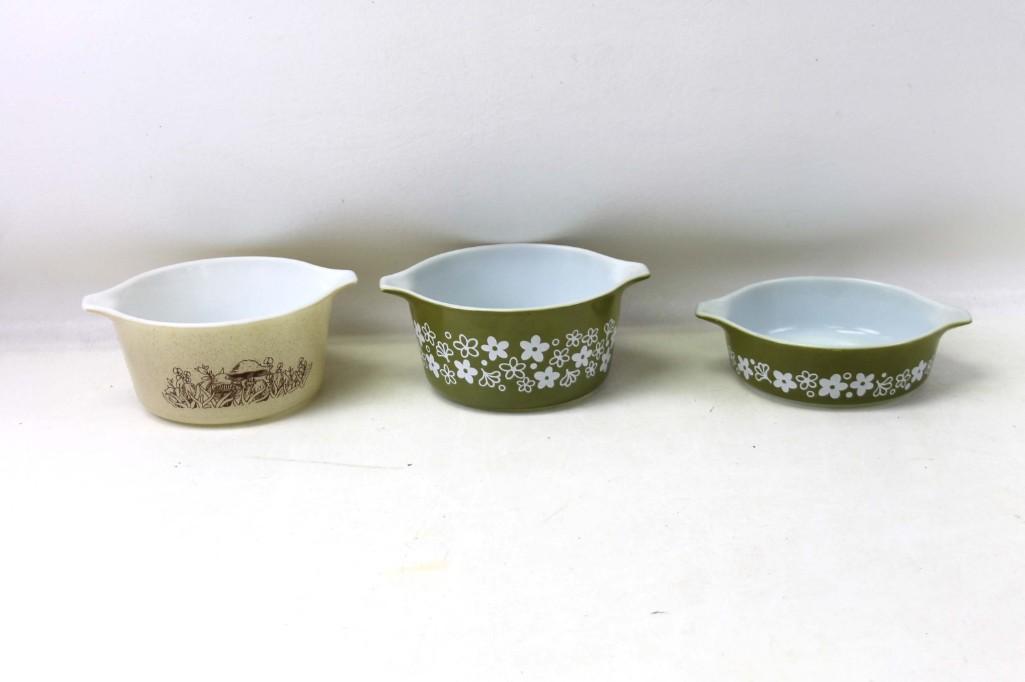 Lot of 3 Vintage Pyrex Casseroles incl 2 Spring Blossom (1 of 5)