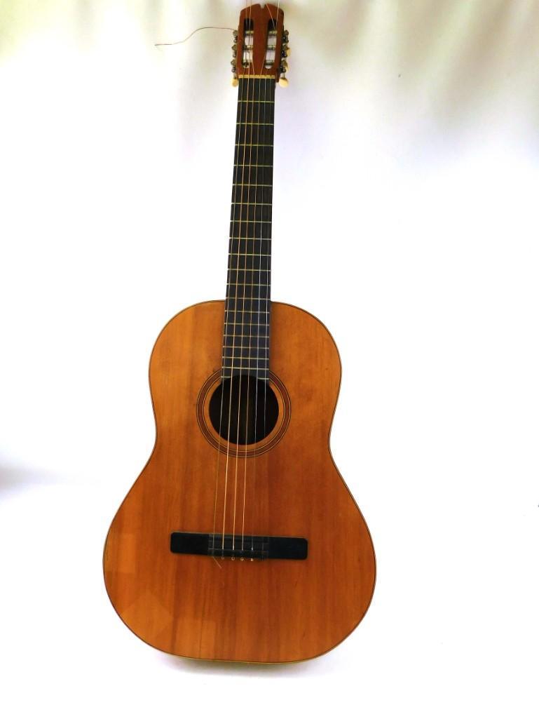 Nice Acoustic Guitar (1 of 8)