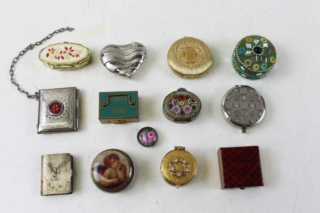 Lot of Compacts, Pill Boxes, Etc: Lot of Compacts, Pill Boxes, Etc