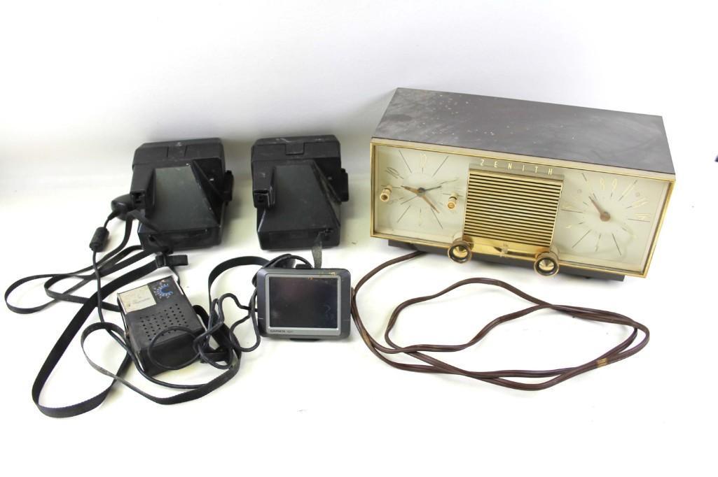 Lot of Vintage Electronics incl Zenith Radio , 2 (1 of 7)