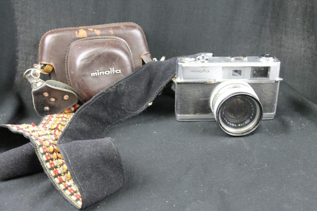 Vintage Minolta Hi-Matic 7 Camera with Case (1 of 5)