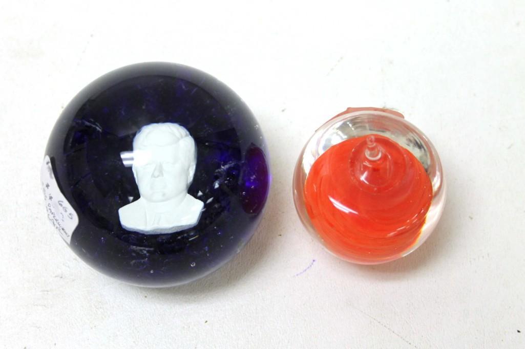 2 Art Glass Paperweights incl Anton Intaglio and St: 2 Art Glass Paperweights incl Anton Intaglio and a St Clair John F Kennedy paperweight