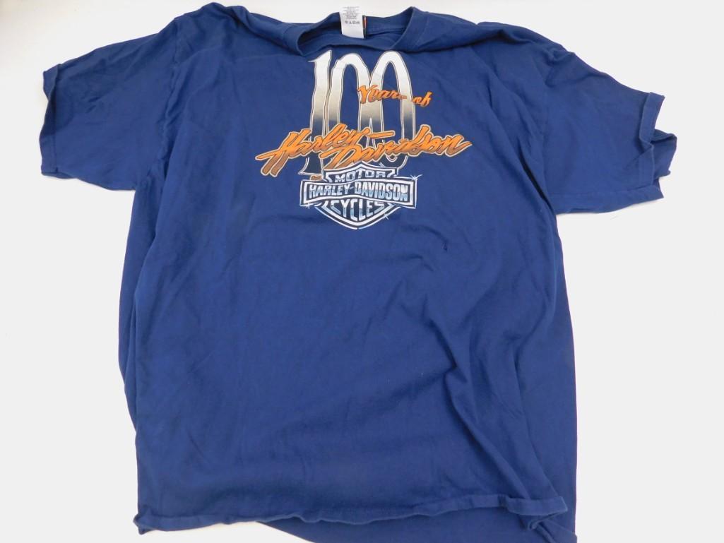 Harley Davidson T-Shirt 100th Anniversary: Harley Davidson T-Shirt 100th Anniversary Hal's New Berlin, Wisconsin Size is 2XL This one has a small hole as shown in the last picture 