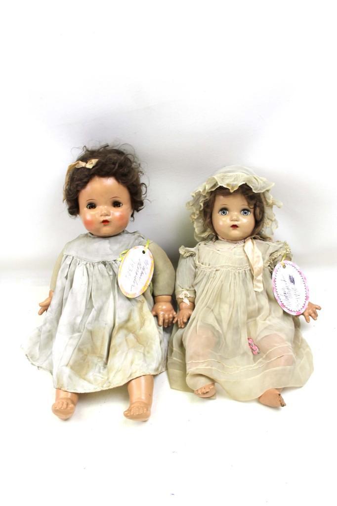 2 Vintage Madame Alexander Dolls from the 1930s - 1940s: 2 Vintage Madame Alexander Dolls from the 1930s - 1940s Condition: The larger one is very cracked, especially on the back of her head. Both have dirty clothes. Please see all picture