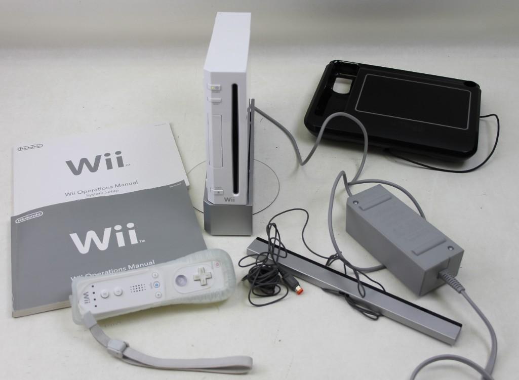 Nintendo WII Console Gaming System and UDraw Pad (1 of 4)