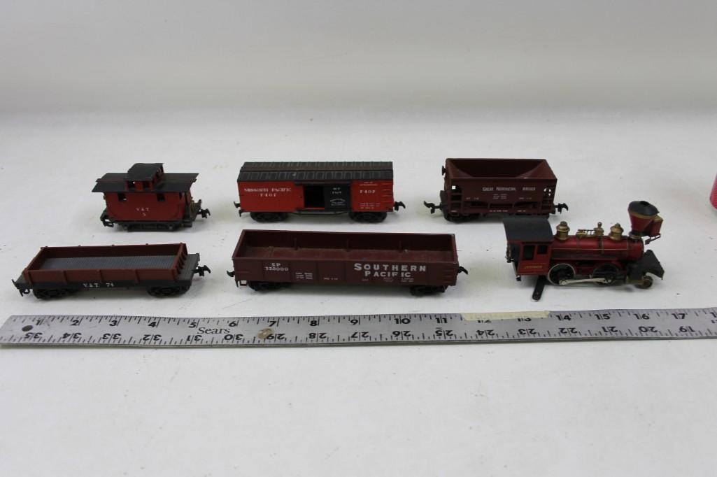 Lot of 6 Train Cars H0 Scale (1 of 3)