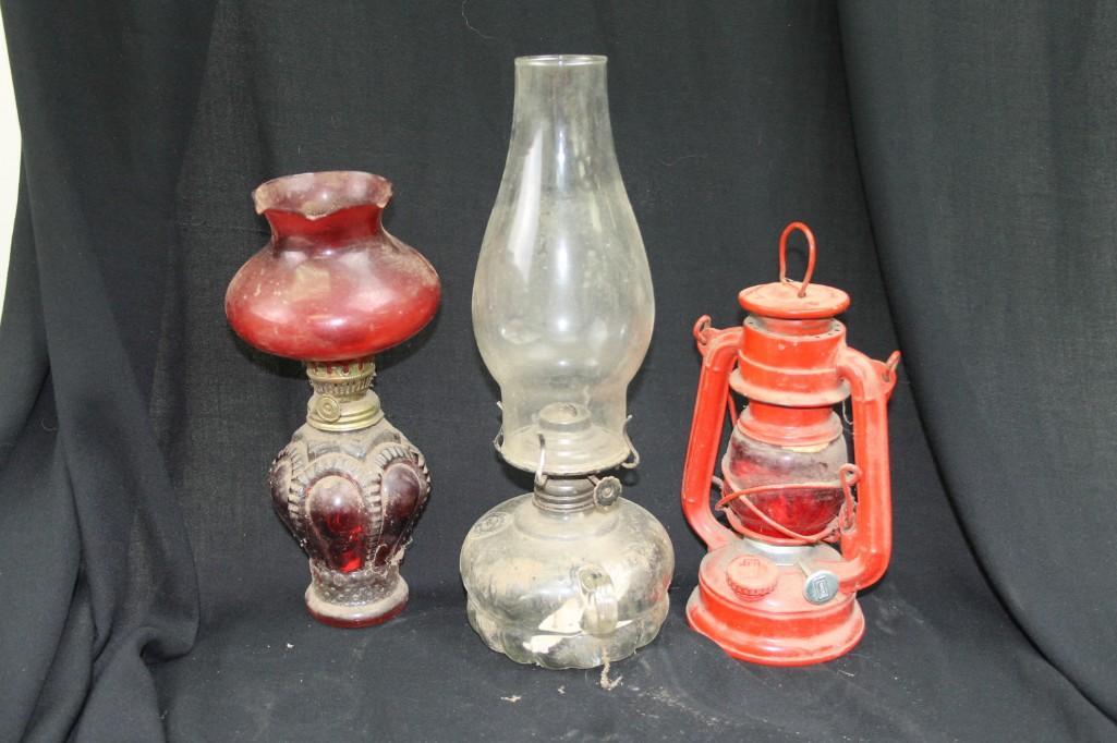 (Lot C) Lot of 3 antique Oil Lamps: (Lot C) Lot of 3 antique Oil Lamps