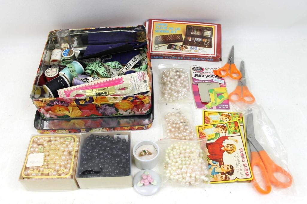 Lot of Vintage Sewing Supplies and Costume Jewelry: Lot of Vintage Sewing Supplies and Costume Jewelry